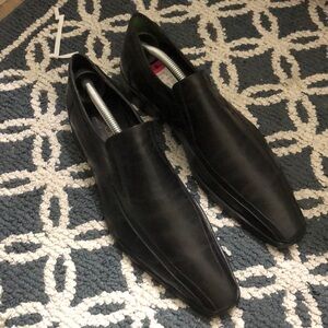 Black leather dress shoes